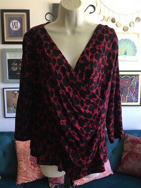 TALBOTS size XL Wine Red & Black Leaf Print 3/4 Sleeve Faux Wrap Top